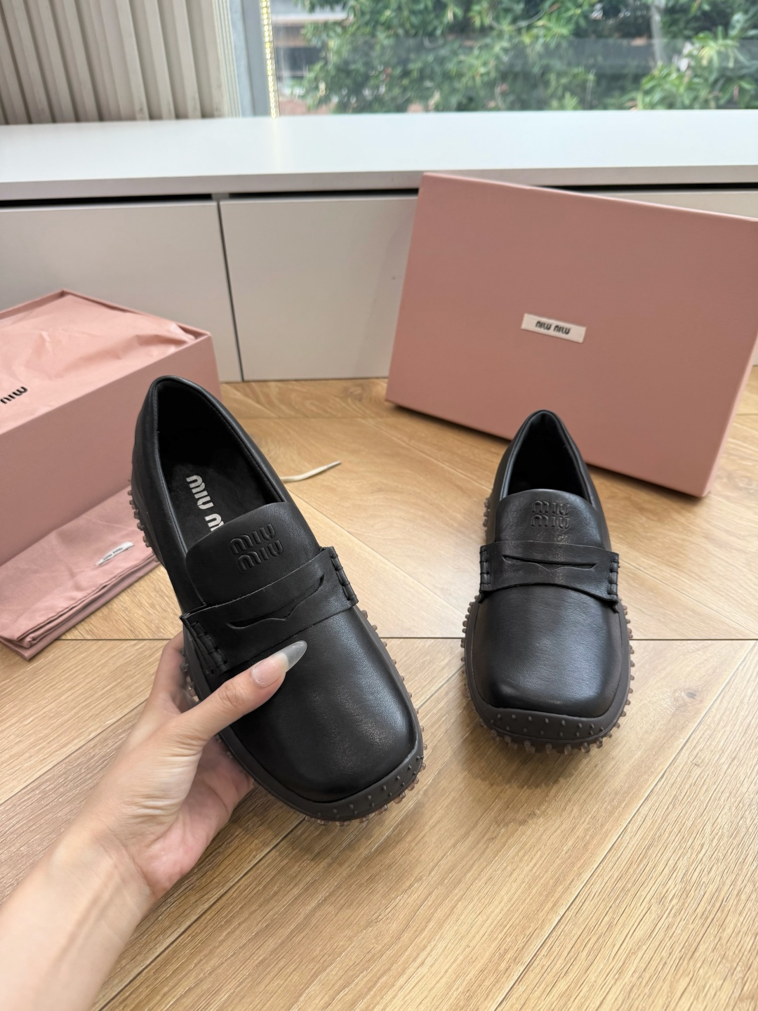 G0286代购级独家上新Miu Miu2026真皮乐福鞋Zp开发 手工羊皮平底拖鞋秒杀市面版本Miu真的太少女奶呼呼的超 G0286代购级独家上新Miu Miu2026真皮乐福鞋Zp开发 手工羊皮平底拖鞋秒杀市面版本Miu真的太少女奶呼呼的超