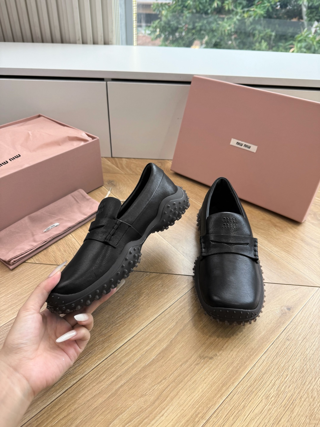 G0286代购级独家上新Miu Miu2026真皮乐福鞋Zp开发 手工羊皮平底拖鞋秒杀市面版本Miu真的太少女奶呼呼的超 G0286代购级独家上新Miu Miu2026真皮乐福鞋Zp开发 手工羊皮平底拖鞋秒杀市面版本Miu真的太少女奶呼呼的超