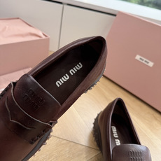 G0286代购级独家上新Miu Miu2026真皮乐福鞋Zp开发 手工羊皮平底拖鞋秒杀市面版本Miu真的太少女奶呼呼的超 G0286代购级独家上新Miu Miu2026真皮乐福鞋Zp开发 手工羊皮平底拖鞋秒杀市面版本Miu真的太少女奶呼呼的超