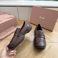 G0286代购级独家上新Miu Miu2026真皮乐福鞋Zp开发 手工羊皮平底拖鞋秒杀市面版本Miu真的太少女奶呼呼的超 G0286代购级独家上新Miu Miu2026真皮乐福鞋Zp开发 手工羊皮平底拖鞋秒杀市面版本Miu真的太少女奶呼呼的超