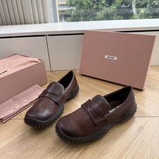 G0286代购级独家上新Miu Miu2026真皮乐福鞋Zp开发 手工羊皮平底拖鞋秒杀市面版本Miu真的太少女奶呼呼的超 G0286代购级独家上新Miu Miu2026真皮乐福鞋Zp开发 手工羊皮平底拖鞋秒杀市面版本Miu真的太少女奶呼呼的超
