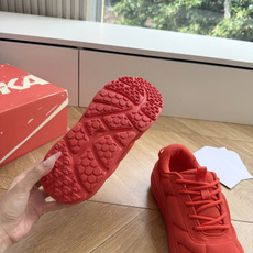 G741@OHOKA 越来越高攀不起了! 勇闯时尚圈,HOKA携手Marni! 善用色彩的 Marni这次给 Hoka来 G741@OHOKA 越来越高攀不起了! 勇闯时尚圈,HOKA携手Marni! 善用色彩的 Marni这次给 Hoka来