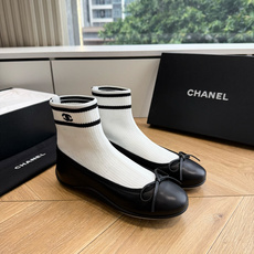 G266 CHANEL 香奈儿 2026 早秋新款 圆头 蝴蝶结 袜套芭蕾舞鞋这双把优雅刻在骨子里的Chanel袜靴!经 G266 CHANEL 香奈儿 2026 早秋新款 圆头 蝴蝶结 袜套芭蕾舞鞋这双把优雅刻在骨子里的Chanel袜靴!经