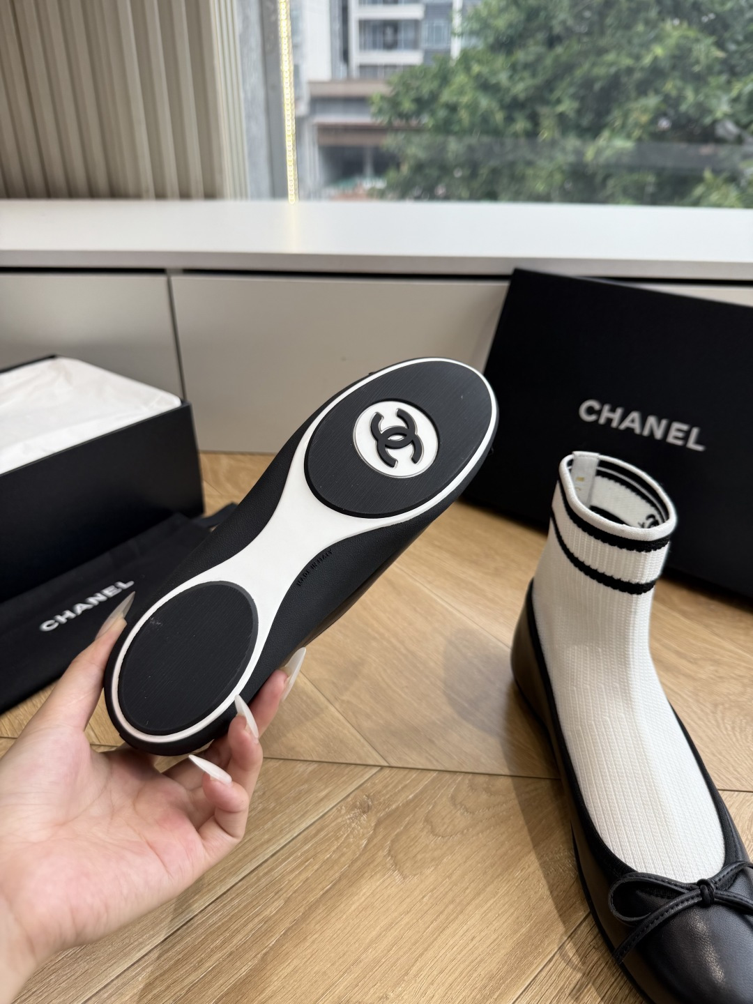 G266 CHANEL 香奈儿 2026 早秋新款 圆头 蝴蝶结 袜套芭蕾舞鞋这双把优雅刻在骨子里的Chanel袜靴!经 G266 CHANEL 香奈儿 2026 早秋新款 圆头 蝴蝶结 袜套芭蕾舞鞋这双把优雅刻在骨子里的Chanel袜靴!经