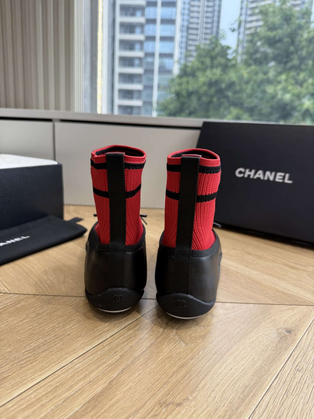 G266 CHANEL 香奈儿 2026 早秋新款 圆头 蝴蝶结 袜套芭蕾舞鞋这双把优雅刻在骨子里的Chanel袜靴!经 G266 CHANEL 香奈儿 2026 早秋新款 圆头 蝴蝶结 袜套芭蕾舞鞋这双把优雅刻在骨子里的Chanel袜靴!经