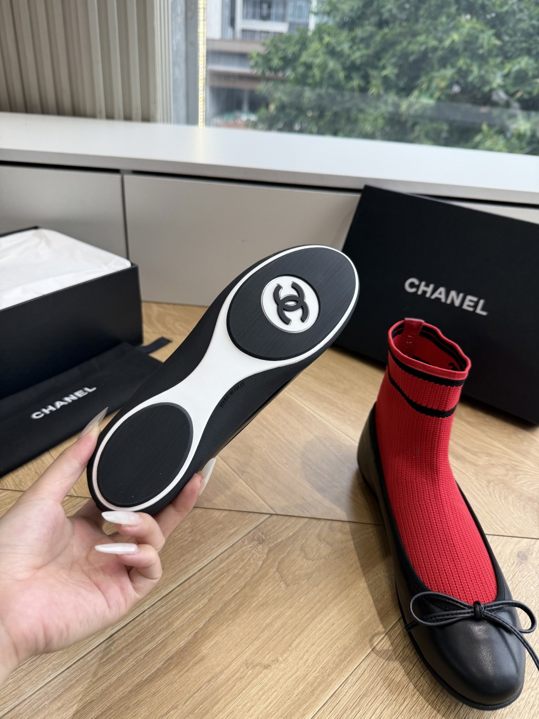 G266 CHANEL 香奈儿 2026 早秋新款 圆头 蝴蝶结 袜套芭蕾舞鞋这双把优雅刻在骨子里的Chanel袜靴!经 G266 CHANEL 香奈儿 2026 早秋新款 圆头 蝴蝶结 袜套芭蕾舞鞋这双把优雅刻在骨子里的Chanel袜靴!经