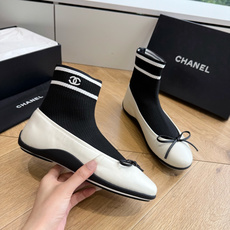 G266 CHANEL 香奈儿 2026 早秋新款 圆头 蝴蝶结 袜套芭蕾舞鞋这双把优雅刻在骨子里的Chanel袜靴!经 G266 CHANEL 香奈儿 2026 早秋新款 圆头 蝴蝶结 袜套芭蕾舞鞋这双把优雅刻在骨子里的Chanel袜靴!经