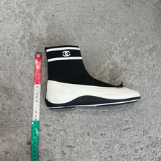 G266 CHANEL 香奈儿 2026 早秋新款 圆头 蝴蝶结 袜套芭蕾舞鞋这双把优雅刻在骨子里的Chanel袜靴!经 G266 CHANEL 香奈儿 2026 早秋新款 圆头 蝴蝶结 袜套芭蕾舞鞋这双把优雅刻在骨子里的Chanel袜靴!经