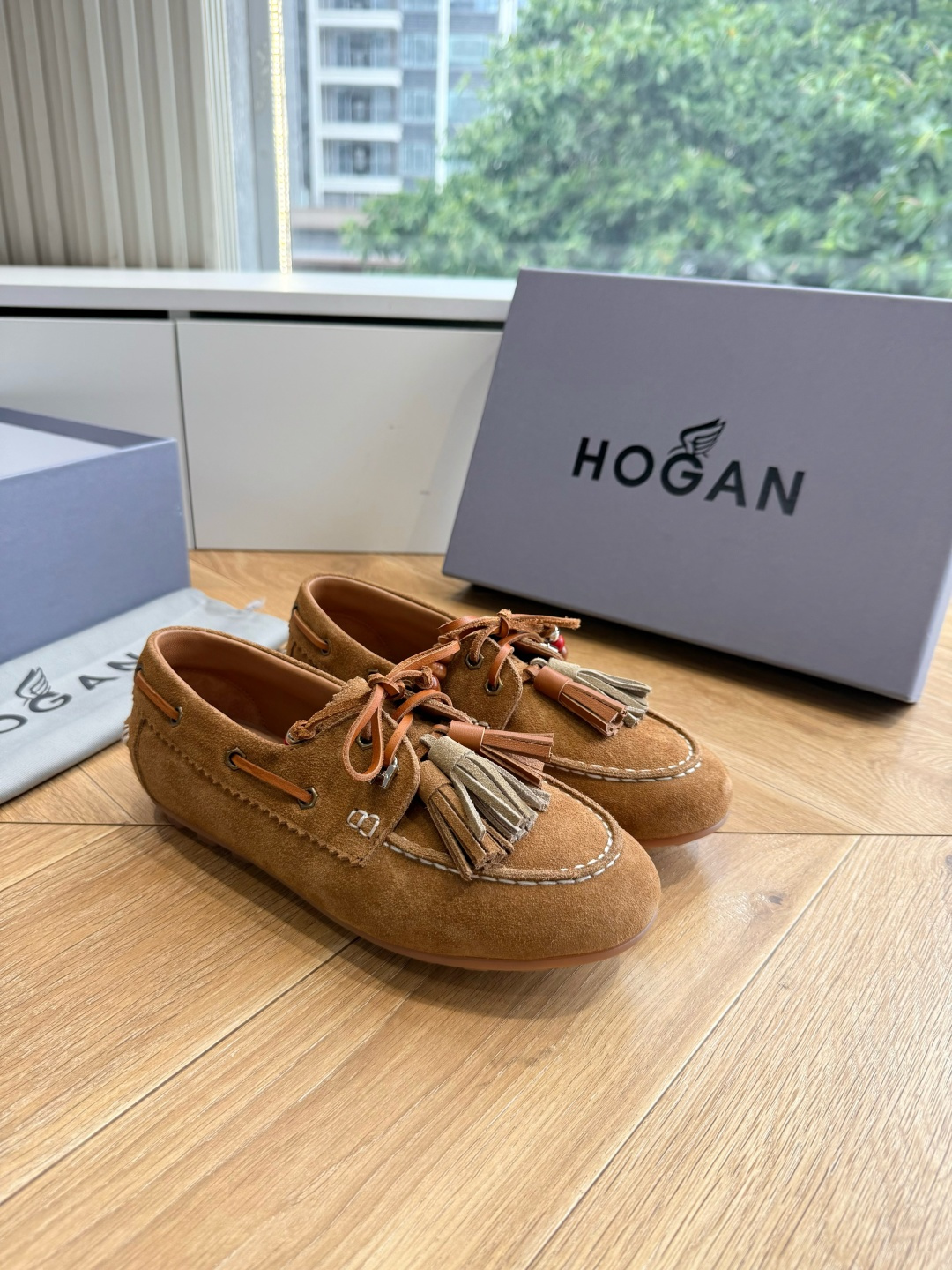 G013顶级品质 Hoga*26ss夏季新款彩穗流苏乐福鞋 自带松弛复古英伦氛围感的四季乐福豆豆鞋,圆润船型鞋头,鞋身搭 G013顶级品质 Hoga*26ss夏季新款彩穗流苏乐福鞋 自带松弛复古英伦氛围感的四季乐福豆豆鞋,圆润船型鞋头,鞋身搭
