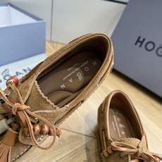 G013顶级品质 Hoga*26ss夏季新款彩穗流苏乐福鞋 自带松弛复古英伦氛围感的四季乐福豆豆鞋,圆润船型鞋头,鞋身搭 G013顶级品质 Hoga*26ss夏季新款彩穗流苏乐福鞋 自带松弛复古英伦氛围感的四季乐福豆豆鞋,圆润船型鞋头,鞋身搭