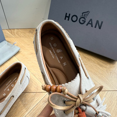 G013顶级品质 Hoga*26ss夏季新款彩穗流苏乐福鞋 自带松弛复古英伦氛围感的四季乐福豆豆鞋,圆润船型鞋头,鞋身搭 G013顶级品质 Hoga*26ss夏季新款彩穗流苏乐福鞋 自带松弛复古英伦氛围感的四季乐福豆豆鞋,圆润船型鞋头,鞋身搭