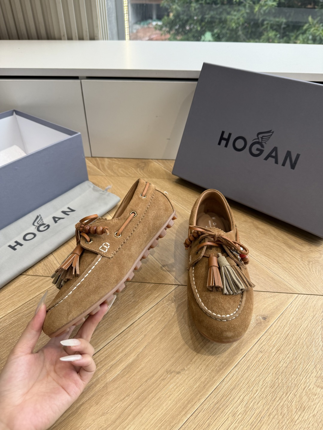 G013顶级品质 Hoga*26ss夏季新款彩穗流苏乐福鞋 自带松弛复古英伦氛围感的四季乐福豆豆鞋,圆润船型鞋头,鞋身搭 G013顶级品质 Hoga*26ss夏季新款彩穗流苏乐福鞋 自带松弛复古英伦氛围感的四季乐福豆豆鞋,圆润船型鞋头,鞋身搭