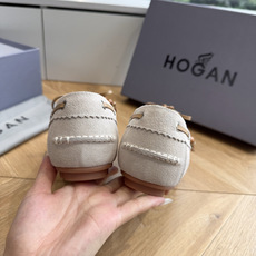 G013顶级品质 Hoga*26ss夏季新款彩穗流苏乐福鞋 自带松弛复古英伦氛围感的四季乐福豆豆鞋,圆润船型鞋头,鞋身搭 G013顶级品质 Hoga*26ss夏季新款彩穗流苏乐福鞋 自带松弛复古英伦氛围感的四季乐福豆豆鞋,圆润船型鞋头,鞋身搭