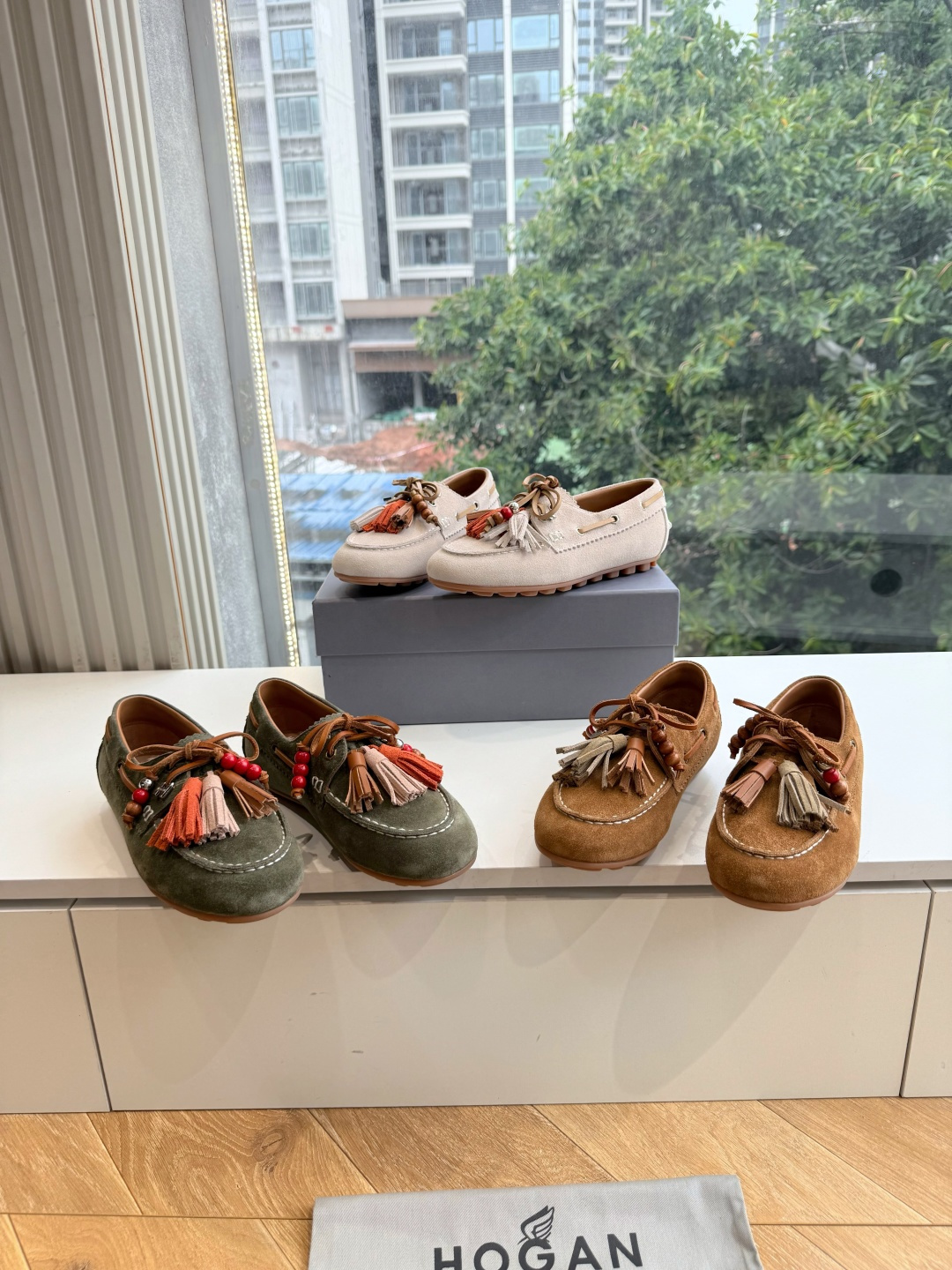 G013顶级品质 Hoga*26ss夏季新款彩穗流苏乐福鞋 自带松弛复古英伦氛围感的四季乐福豆豆鞋,圆润船型鞋头,鞋身搭 G013顶级品质 Hoga*26ss夏季新款彩穗流苏乐福鞋 自带松弛复古英伦氛围感的四季乐福豆豆鞋,圆润船型鞋头,鞋身搭