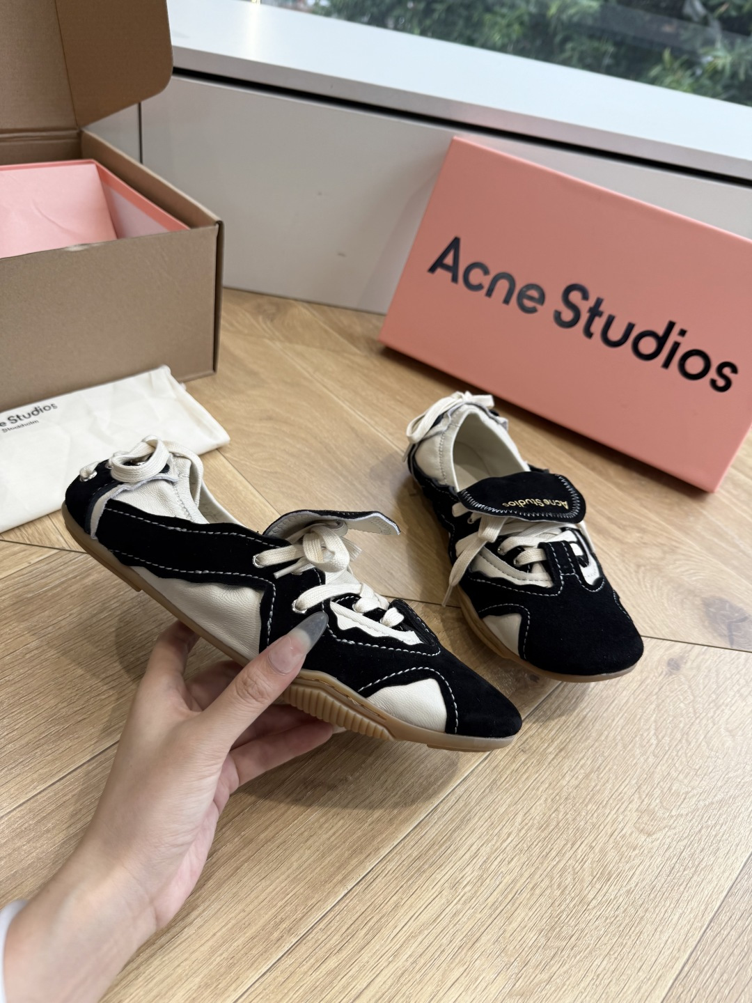 G213顶级品质 Acne Studios 26ss 秋季新款走秀款芭蕾鞋 可以说每一双都是可以珍藏的鞋子 今年这款芭蕾 G213顶级品质 Acne Studios 26ss 秋季新款走秀款芭蕾鞋 可以说每一双都是可以珍藏的鞋子 今年这款芭蕾