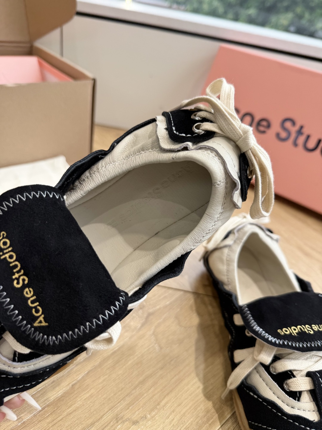 G213顶级品质 Acne Studios 26ss 秋季新款走秀款芭蕾鞋 可以说每一双都是可以珍藏的鞋子 今年这款芭蕾 G213顶级品质 Acne Studios 26ss 秋季新款走秀款芭蕾鞋 可以说每一双都是可以珍藏的鞋子 今年这款芭蕾