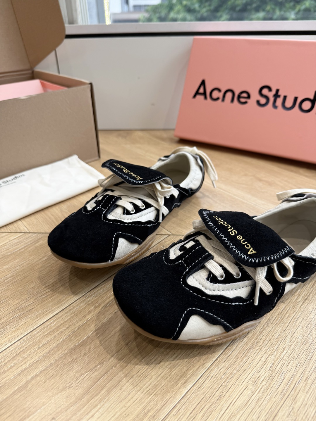 G213顶级品质 Acne Studios 26ss 秋季新款走秀款芭蕾鞋 可以说每一双都是可以珍藏的鞋子 今年这款芭蕾 G213顶级品质 Acne Studios 26ss 秋季新款走秀款芭蕾鞋 可以说每一双都是可以珍藏的鞋子 今年这款芭蕾