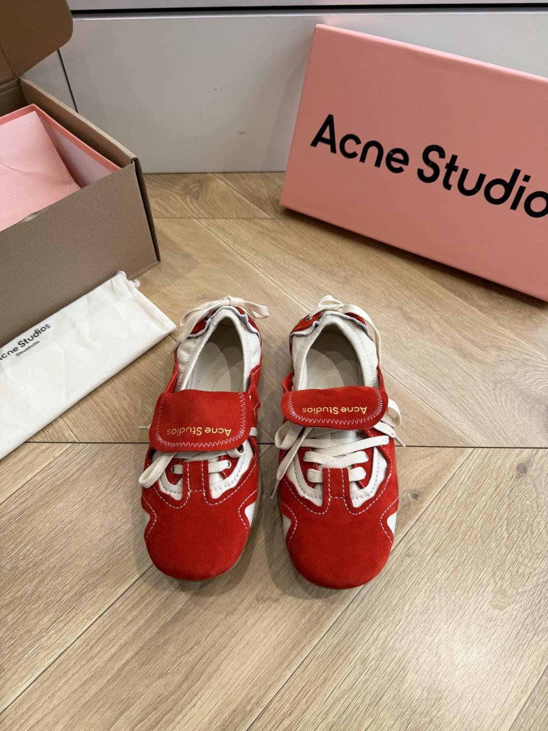 G213顶级品质 Acne Studios 26ss 秋季新款走秀款芭蕾鞋 可以说每一双都是可以珍藏的鞋子 今年这款芭蕾 G213顶级品质 Acne Studios 26ss 秋季新款走秀款芭蕾鞋 可以说每一双都是可以珍藏的鞋子 今年这款芭蕾