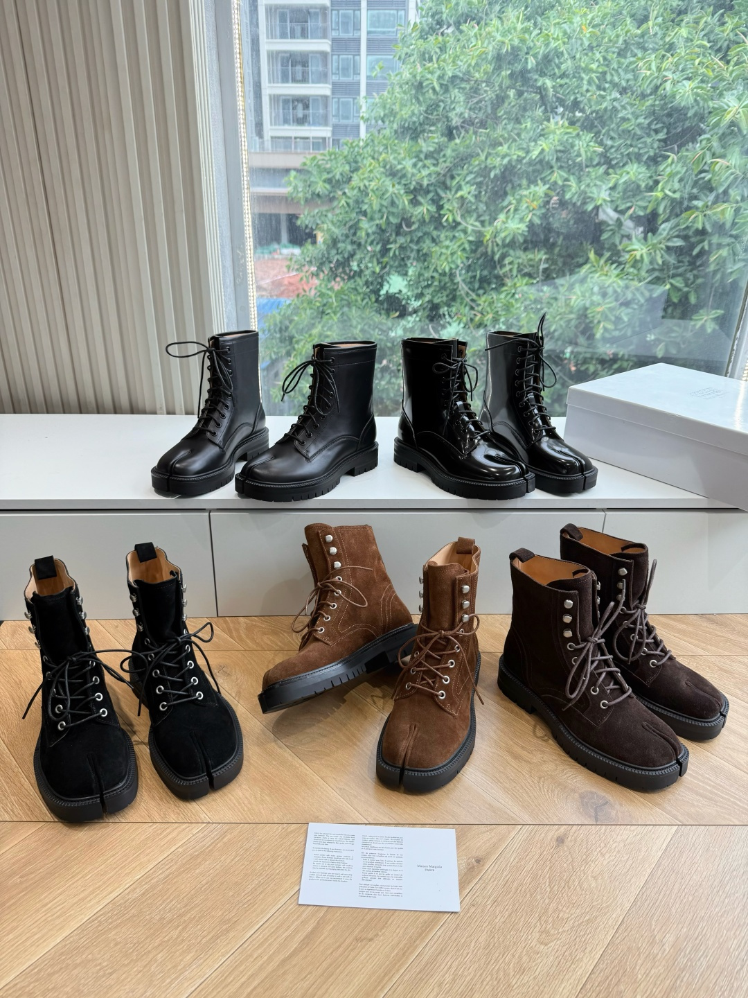 G042顶级品质Maison Margie*·26s 新款 复古色分趾马丁靴 马丁靴的经典八孔轮廓被完整保留——那份来自 G042顶级品质Maison Margie*·26s 新款 复古色分趾马丁靴 马丁靴的经典八孔轮廓被完整保留——那份来自