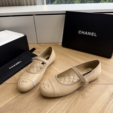 G988😀CHANEL* 香奈儿小香2026专柜同步新款单鞋 极简设计 超好搭配的日常款、无论高度 质感都无可挑剔。小方 G988😀CHANEL* 香奈儿小香2026专柜同步新款单鞋 极简设计 超好搭配的日常款、无论高度 质感都无可挑剔。小方