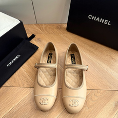 G988😀CHANEL* 香奈儿小香2026专柜同步新款单鞋 极简设计 超好搭配的日常款、无论高度 质感都无可挑剔。小方 G988😀CHANEL* 香奈儿小香2026专柜同步新款单鞋 极简设计 超好搭配的日常款、无论高度 质感都无可挑剔。小方