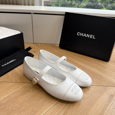 G988😀CHANEL* 香奈儿小香2026专柜同步新款单鞋 极简设计 超好搭配的日常款、无论高度 质感都无可挑剔。小方 G988😀CHANEL* 香奈儿小香2026专柜同步新款单鞋 极简设计 超好搭配的日常款、无论高度 质感都无可挑剔。小方