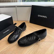 G988😀CHANEL* 香奈儿小香2026专柜同步新款单鞋 极简设计 超好搭配的日常款、无论高度 质感都无可挑剔。小方 G988😀CHANEL* 香奈儿小香2026专柜同步新款单鞋 极简设计 超好搭配的日常款、无论高度 质感都无可挑剔。小方