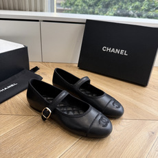 G988😀CHANEL* 香奈儿小香2026专柜同步新款单鞋 极简设计 超好搭配的日常款、无论高度 质感都无可挑剔。小方 G988😀CHANEL* 香奈儿小香2026专柜同步新款单鞋 极简设计 超好搭配的日常款、无论高度 质感都无可挑剔。小方