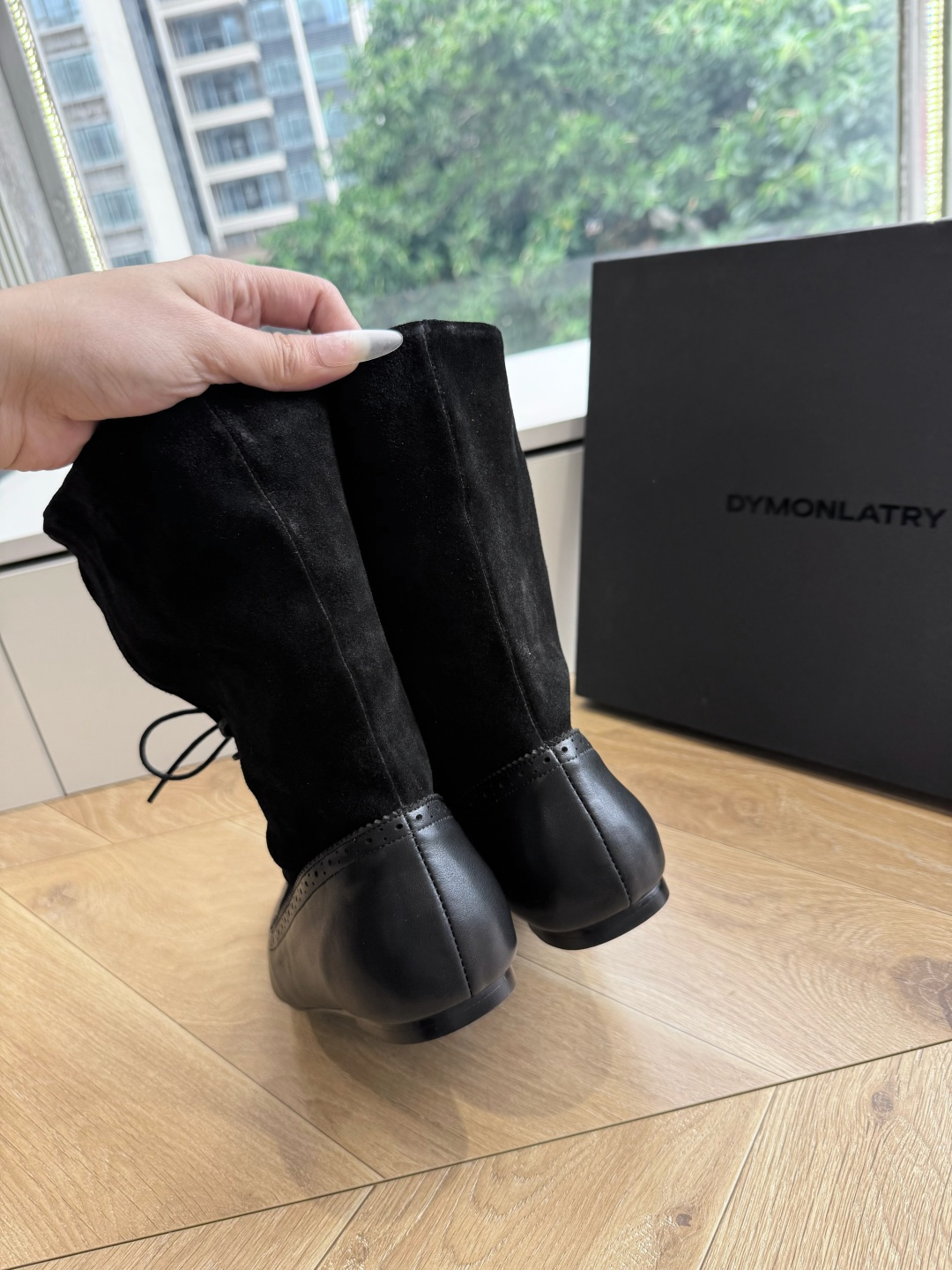 G213小众 Dymonlatr*26ss新款布洛克尖头拼接系带堆堆短靴 自带松弛复古文艺氛围感的平底短靴，修长尖头搭配