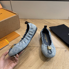 G2231代购级别飞机盒版本LV路易威登NOLITA 平底芭蕾鞋‼️ 本款 Nolita 平底芭蕾鞋取材 Monogr G2231代购级别飞机盒版本LV路易威登NOLITA 平底芭蕾鞋‼️ 本款 Nolita 平底芭蕾鞋取材 Monogr