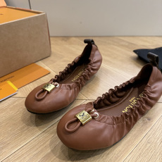 G2231代购级别飞机盒版本LV路易威登NOLITA 平底芭蕾鞋‼️ 本款 Nolita 平底芭蕾鞋取材 Monogr G2231代购级别飞机盒版本LV路易威登NOLITA 平底芭蕾鞋‼️ 本款 Nolita 平底芭蕾鞋取材 Monogr