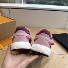 配饰60😀G2231-Louis Vuiton 路易威登 新款 LV Trainer系列板鞋篮球鞋 ‼️ 本款 LV 配饰60😀G2231-Louis Vuiton 路易威登 新款 LV Trainer系列板鞋篮球鞋 ‼️ 本款 LV