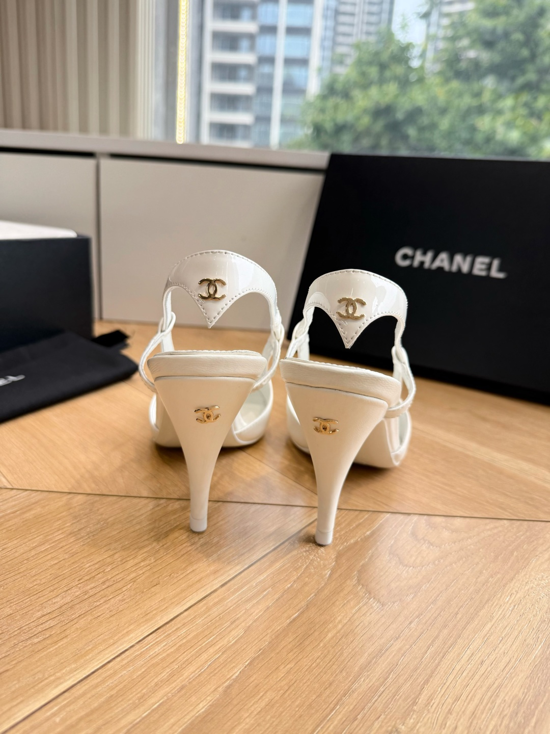 G238😀CHANEL* 香奈儿小香2026专柜同步新款高跟鞋单鞋凉鞋 极简设计 超好搭配的日常款、无论高度 质感都无可 G238😀CHANEL* 香奈儿小香2026专柜同步新款高跟鞋单鞋凉鞋 极简设计 超好搭配的日常款、无论高度 质感都无可