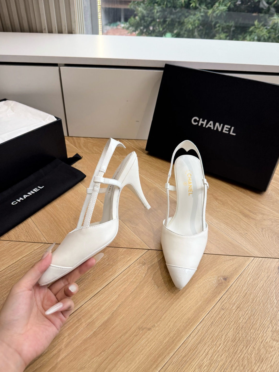 G238😀CHANEL* 香奈儿小香2026专柜同步新款高跟鞋单鞋凉鞋 极简设计 超好搭配的日常款、无论高度 质感都无可 G238😀CHANEL* 香奈儿小香2026专柜同步新款高跟鞋单鞋凉鞋 极简设计 超好搭配的日常款、无论高度 质感都无可