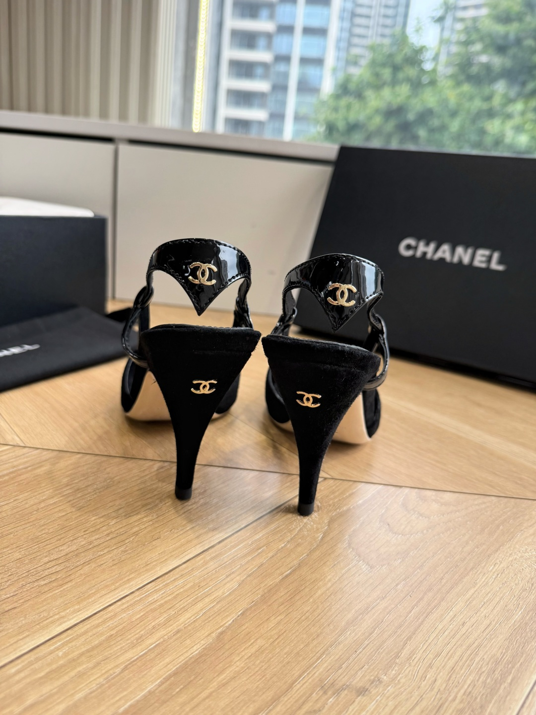 G238😀CHANEL* 香奈儿小香2026专柜同步新款高跟鞋单鞋凉鞋 极简设计 超好搭配的日常款、无论高度 质感都无可 G238😀CHANEL* 香奈儿小香2026专柜同步新款高跟鞋单鞋凉鞋 极简设计 超好搭配的日常款、无论高度 质感都无可