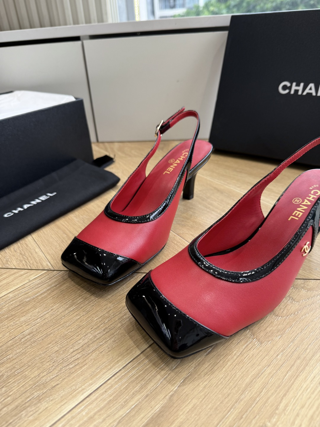 G238😀CHANEL* 香奈儿小香2026专柜同步新款高跟鞋单鞋凉鞋 极简设计 超好搭配的日常款、无论高度 质感都无可 G238😀CHANEL* 香奈儿小香2026专柜同步新款高跟鞋单鞋凉鞋 极简设计 超好搭配的日常款、无论高度 质感都无可