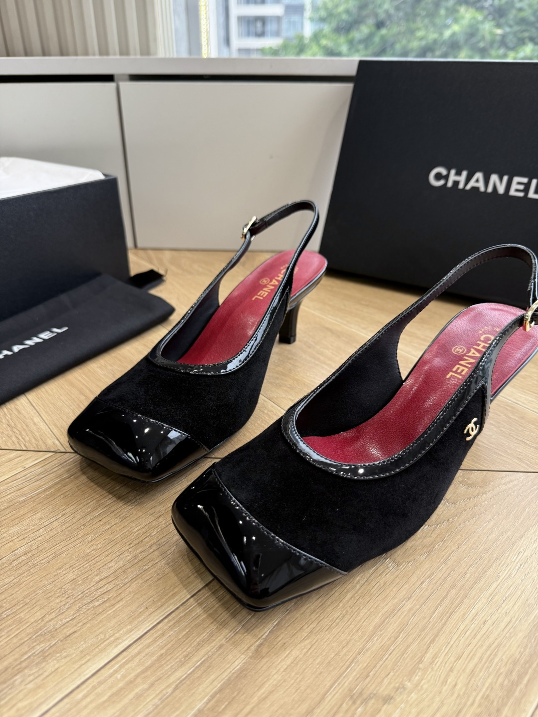 G238😀CHANEL* 香奈儿小香2026专柜同步新款高跟鞋单鞋凉鞋 极简设计 超好搭配的日常款、无论高度 质感都无可 G238😀CHANEL* 香奈儿小香2026专柜同步新款高跟鞋单鞋凉鞋 极简设计 超好搭配的日常款、无论高度 质感都无可
