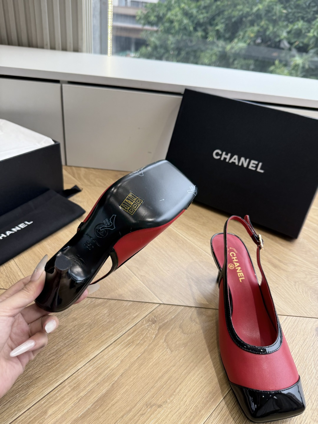 G238😀CHANEL* 香奈儿小香2026专柜同步新款高跟鞋单鞋凉鞋 极简设计 超好搭配的日常款、无论高度 质感都无可 G238😀CHANEL* 香奈儿小香2026专柜同步新款高跟鞋单鞋凉鞋 极简设计 超好搭配的日常款、无论高度 质感都无可