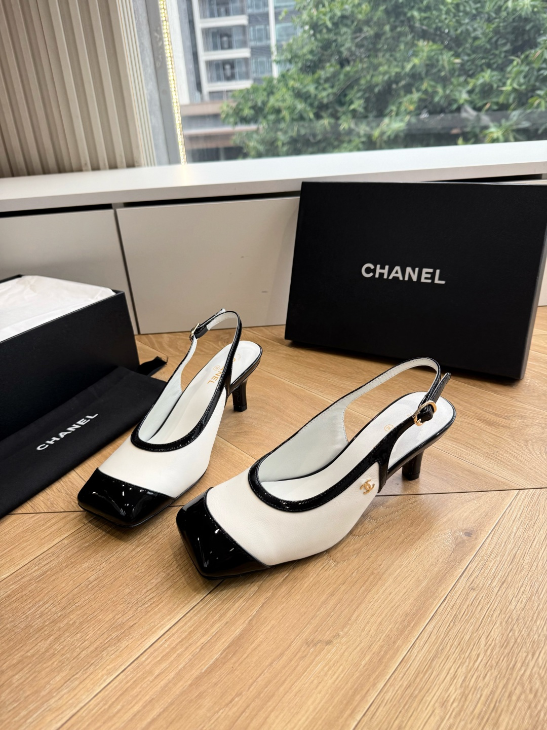 G238😀CHANEL* 香奈儿小香2026专柜同步新款高跟鞋单鞋凉鞋 极简设计 超好搭配的日常款、无论高度 质感都无可 G238😀CHANEL* 香奈儿小香2026专柜同步新款高跟鞋单鞋凉鞋 极简设计 超好搭配的日常款、无论高度 质感都无可