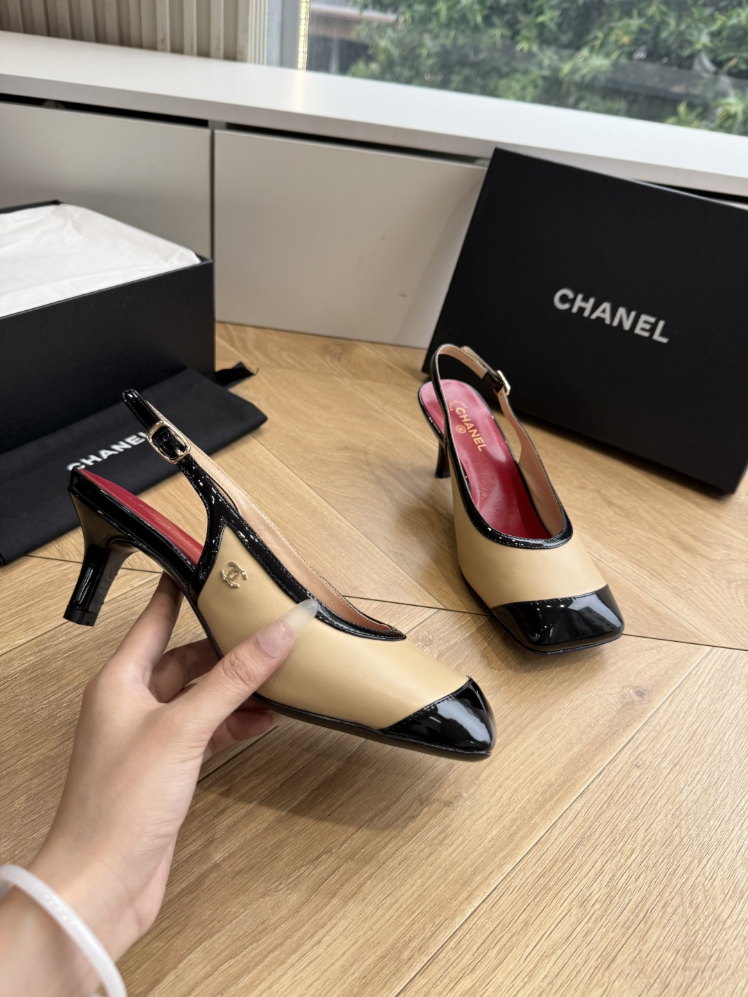 G238😀CHANEL* 香奈儿小香2026专柜同步新款高跟鞋单鞋凉鞋 极简设计 超好搭配的日常款、无论高度 质感都无可 G238😀CHANEL* 香奈儿小香2026专柜同步新款高跟鞋单鞋凉鞋 极简设计 超好搭配的日常款、无论高度 质感都无可