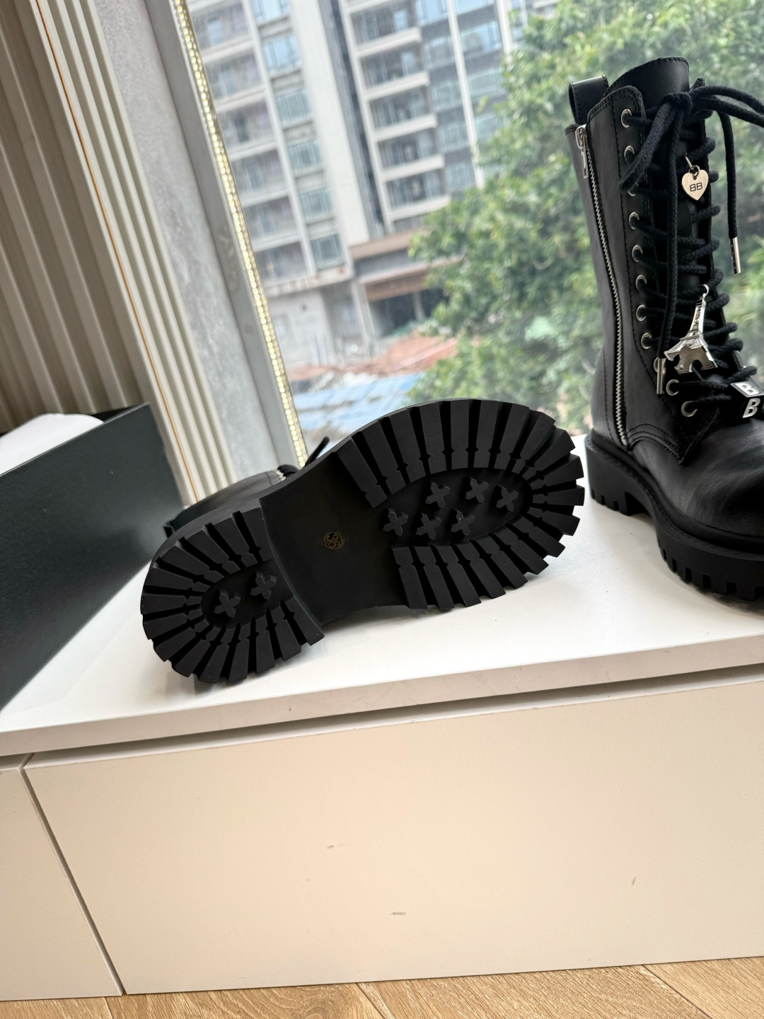 G029对版代购级别Balenciaga巴黎世家毒液Venom英伦复古切尔西短靴  请认准高版本 这款靴子在设计上独具匠