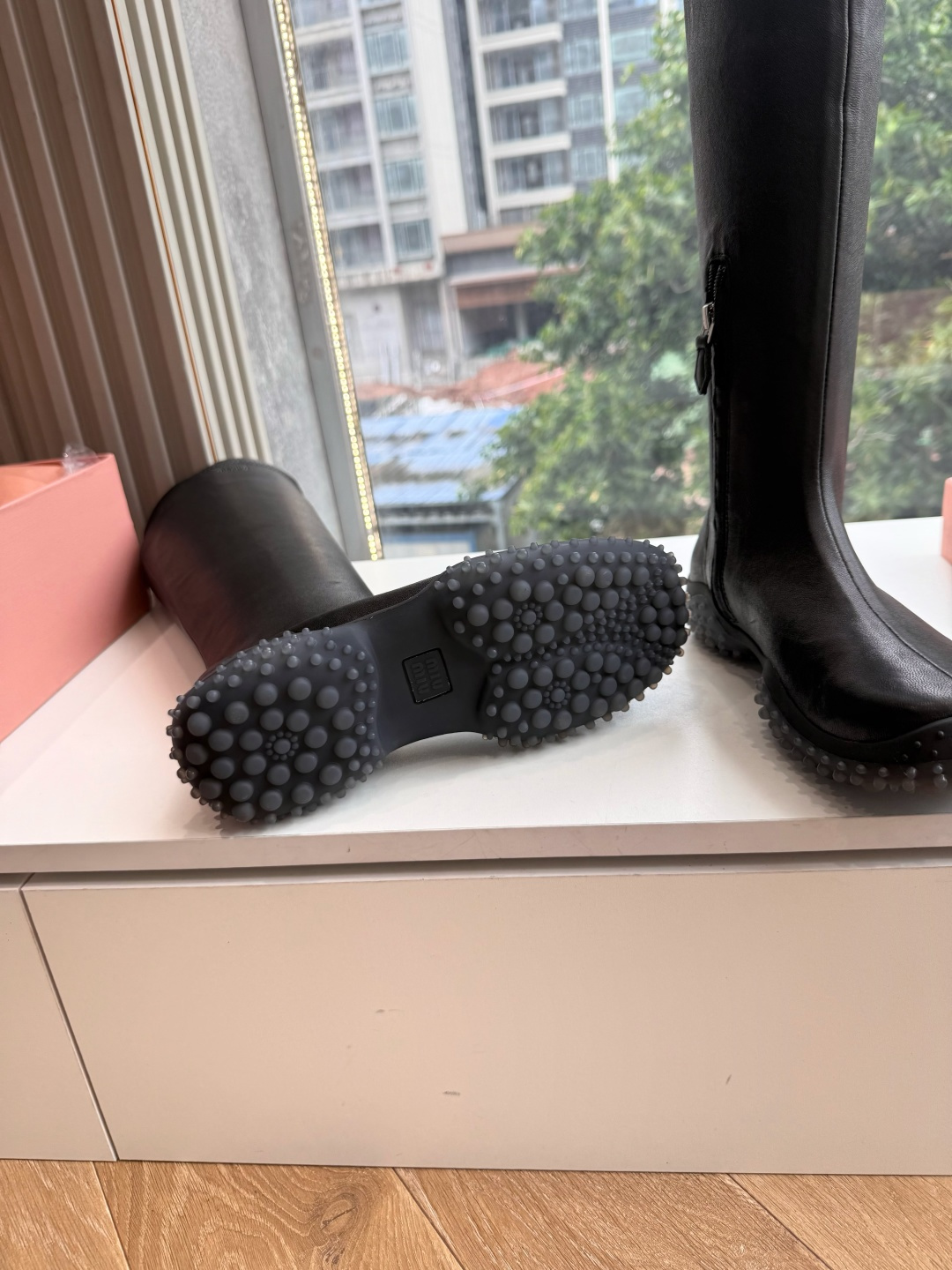G08代购级别断货王爆款 Miumiu谬谬miumiu2026秋冬弹力长靴 订了好久了,都忘了这双鞋了,终于到货了。黑色 G08代购级别断货王爆款 Miumiu谬谬miumiu2026秋冬弹力长靴 订了好久了,都忘了这双鞋了,终于到货了。黑色