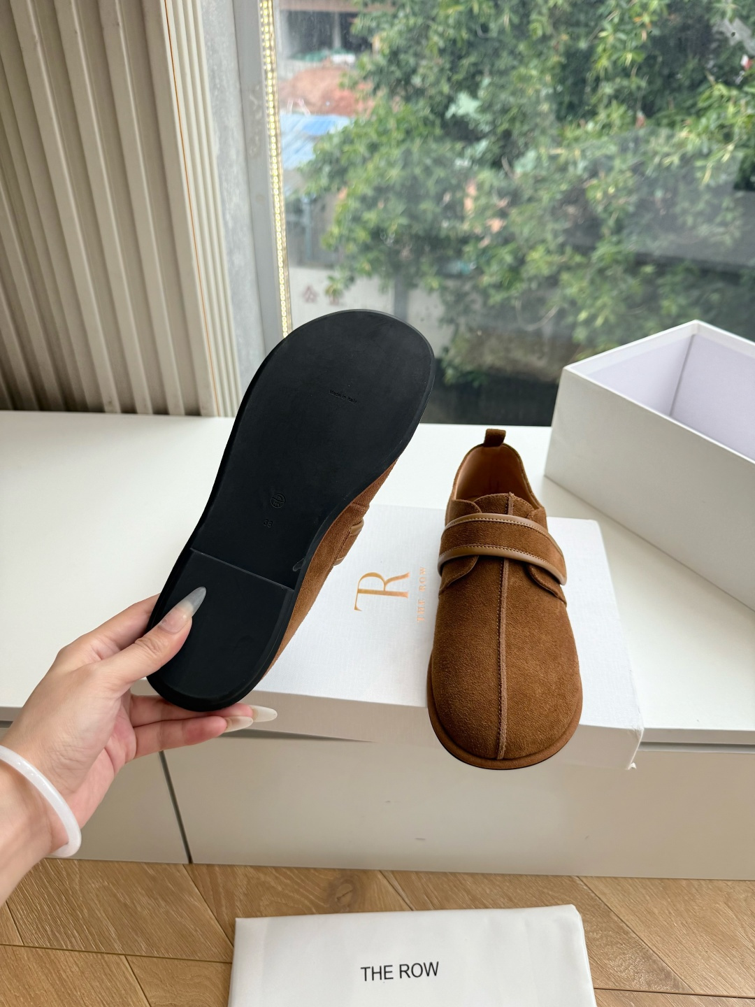 G679代购级别the roe单鞋一定要收了它 有一丢高级又简约的感觉其实除了好看以外它的舒适度真的是好穿到舍不得脱下来 G679代购级别the roe单鞋一定要收了它 有一丢高级又简约的感觉其实除了好看以外它的舒适度真的是好穿到舍不得脱下来
