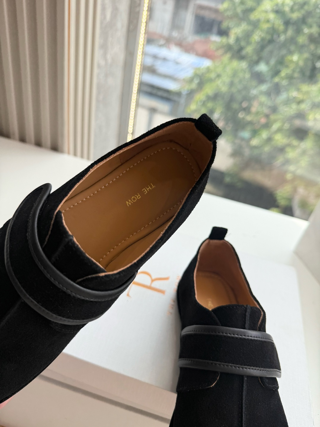 G679代购级别the roe单鞋一定要收了它 有一丢高级又简约的感觉其实除了好看以外它的舒适度真的是好穿到舍不得脱下来