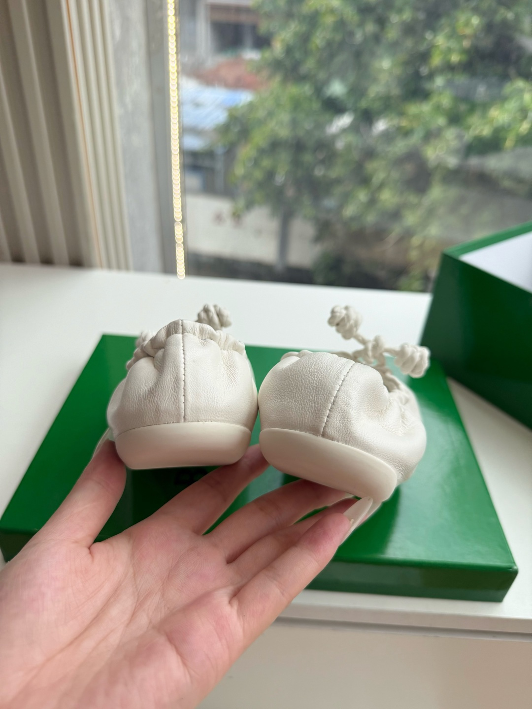 G741葆蝶家BV女士Fantasmina平底芭蕾舞鞋  小圆头 通勤必备 BV早秋系列 都好美啊💯  优雅材质运用在鞋