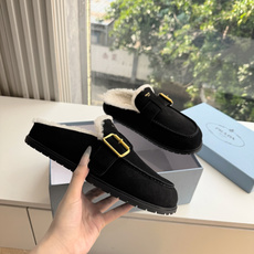 G021所见即所得代购级别市面最高版本 PRADA 普拉达新款△三角标一脚蹬羊毛鞋,厚底靴 雪地靴 双色擦色牛绒真羊羔毛 G021所见即所得代购级别市面最高版本 PRADA 普拉达新款△三角标一脚蹬羊毛鞋,厚底靴 雪地靴 双色擦色牛绒真羊羔毛
