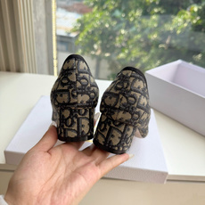 代购级G678𝐃𝐢𝐎𝐑 #迪奥新款沙滩刺绣拖鞋一眼就想要的凉鞋单鞋拖鞋简单大方‘低调奢华! 配上醒目的Chanristi 代购级G678𝐃𝐢𝐎𝐑 #迪奥新款沙滩刺绣拖鞋一眼就想要的凉鞋单鞋拖鞋简单大方‘低调奢华! 配上醒目的Chanristi