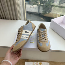 G133顶级品质Dior迪奥 最新Ribbon系列 休闲 运动鞋 德训鞋 这款 Dior Ribbon 运动鞋由乔纳森 G133顶级品质Dior迪奥 最新Ribbon系列 休闲 运动鞋 德训鞋 这款 Dior Ribbon 运动鞋由乔纳森