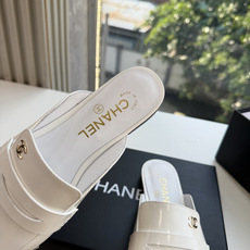 G988带飞机盒Chane*26ss夏季新款玛丽珍单鞋 温柔名媛的氛围感缓缓蔓延,圆润鞋头搭配精巧的小蝴蝶结,撞色双C贴 G988带飞机盒Chane*26ss夏季新款玛丽珍单鞋 温柔名媛的氛围感缓缓蔓延,圆润鞋头搭配精巧的小蝴蝶结,撞色双C贴