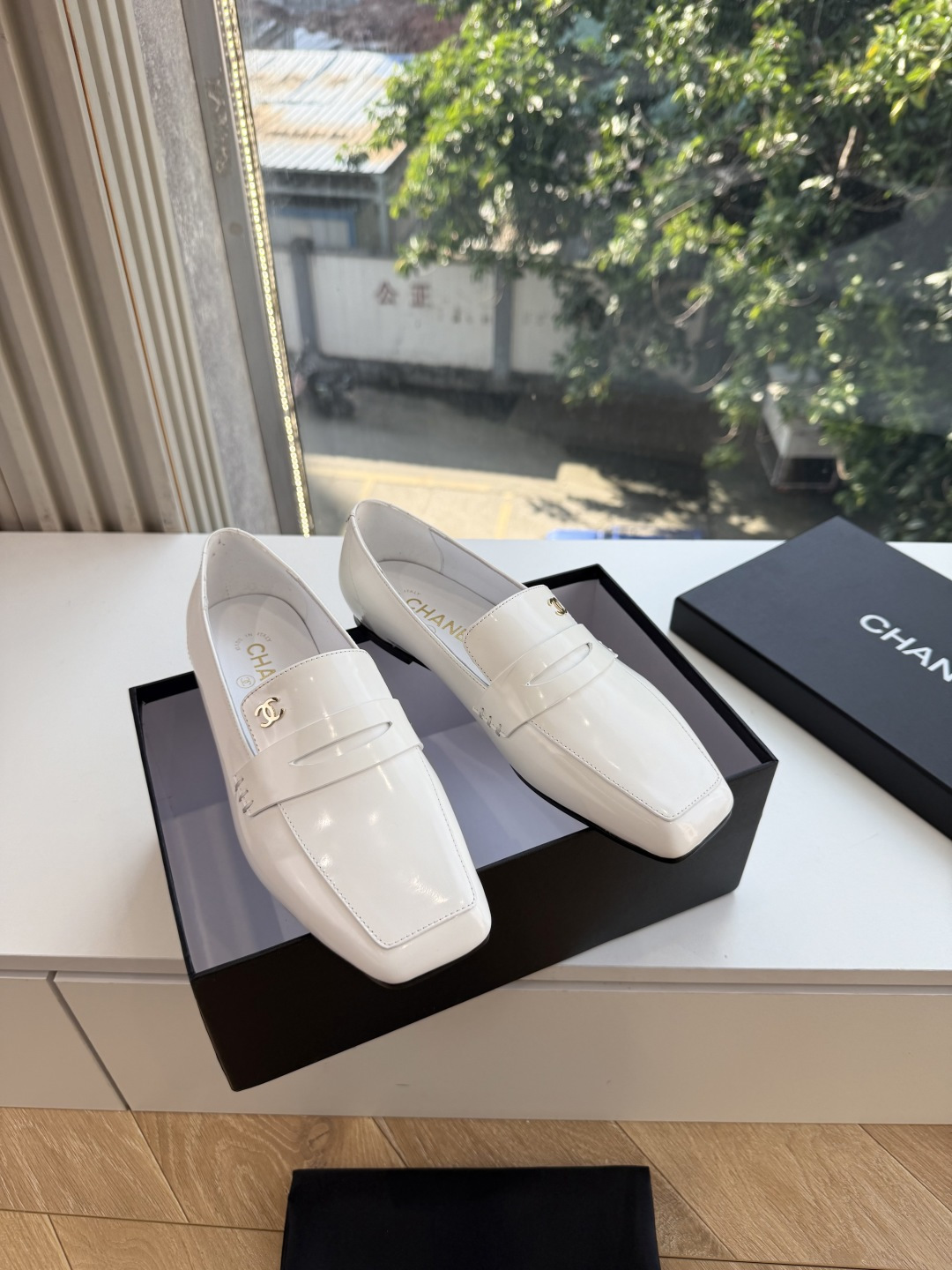 G988带飞机盒Chane*26ss夏季新款玛丽珍单鞋 温柔名媛的氛围感缓缓蔓延，圆润鞋头搭配精巧的小蝴蝶结，撞色双C贴
